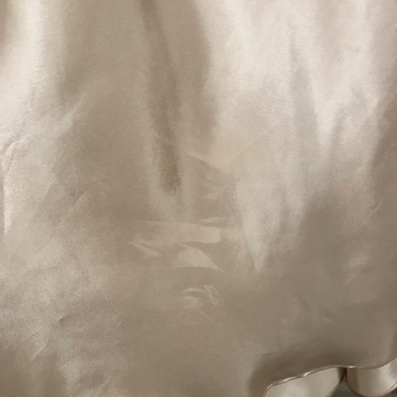 Gorgeous Vintage Victoria's Secret Lace and Satin Slip - Picture 14 of 15